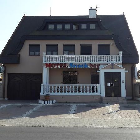 Motel Kotva Ivanka pri Dunaji Ngoại thất bức ảnh