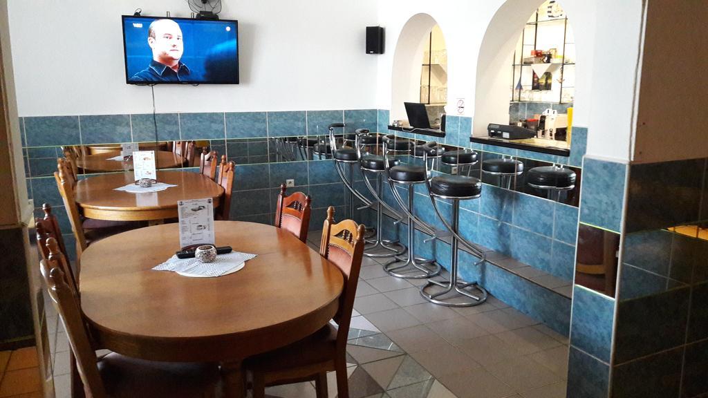 Motel Kotva Ivanka pri Dunaji Ngoại thất bức ảnh